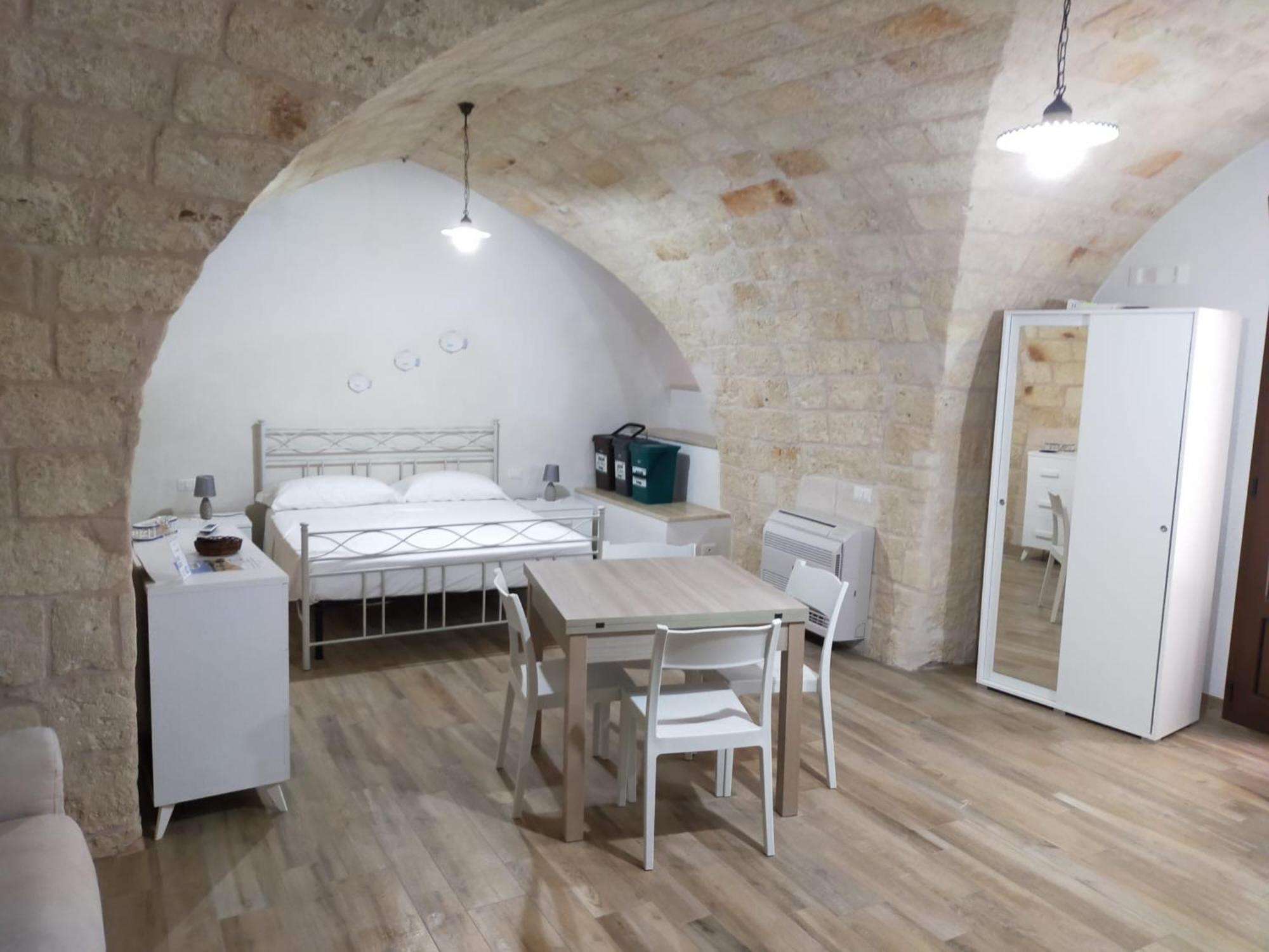 Casa Sardella, In Pieno Centro Storico A 300 Mt Dal Mare Apartamento Monopoli Exterior foto