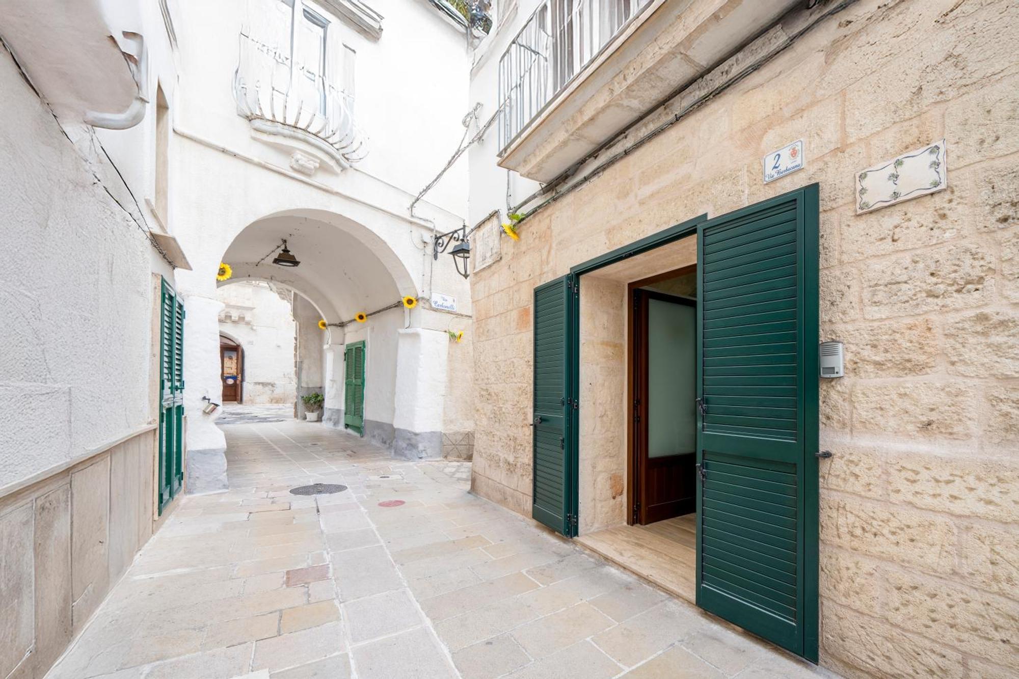 Casa Sardella, In Pieno Centro Storico A 300 Mt Dal Mare Apartamento Monopoli Exterior foto