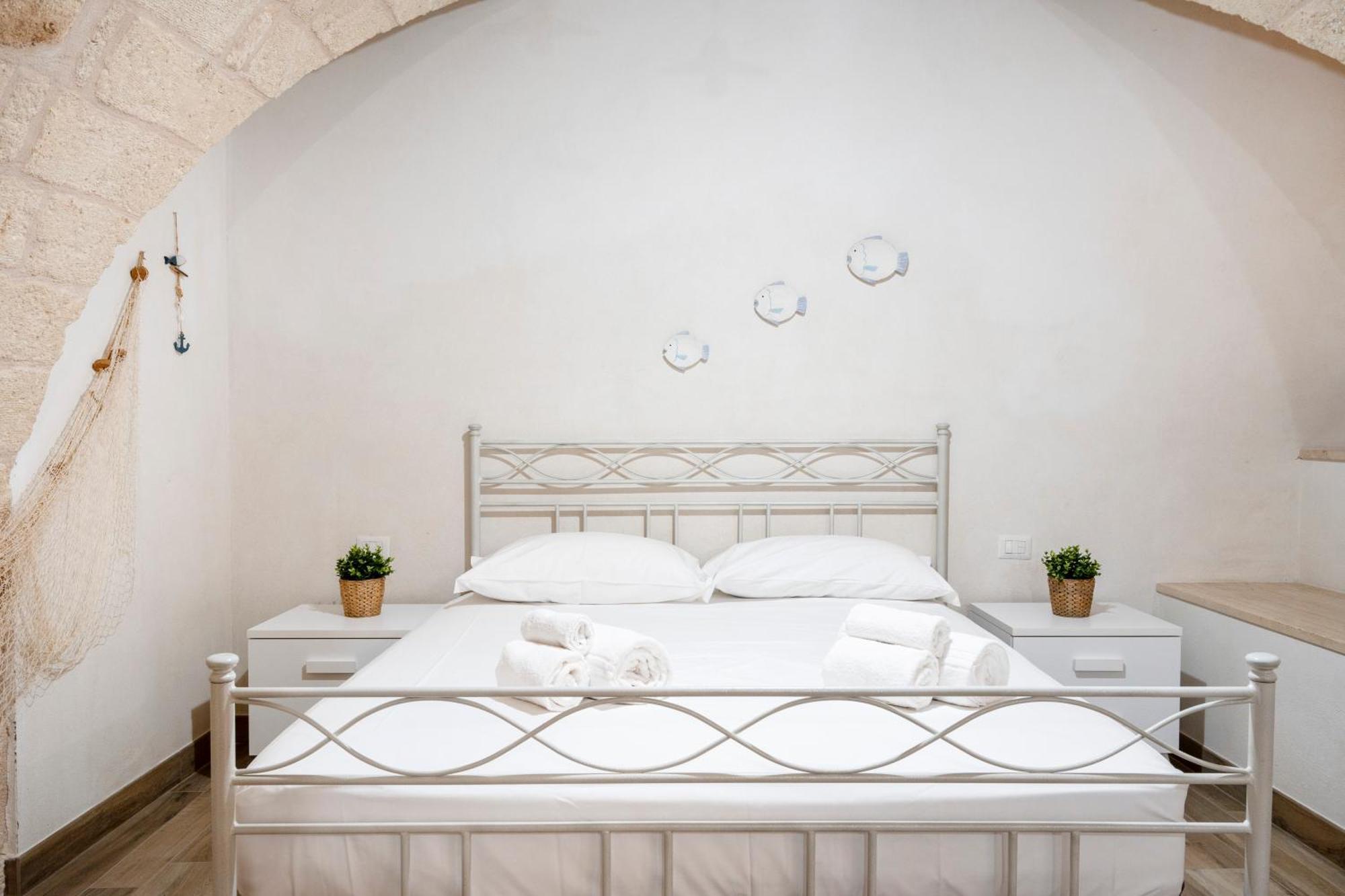 Casa Sardella, In Pieno Centro Storico A 300 Mt Dal Mare Apartamento Monopoli Exterior foto