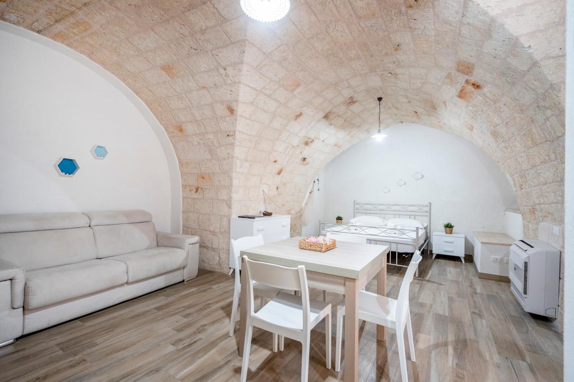 Casa Sardella, In Pieno Centro Storico A 300 Mt Dal Mare Apartamento Monopoli Exterior foto