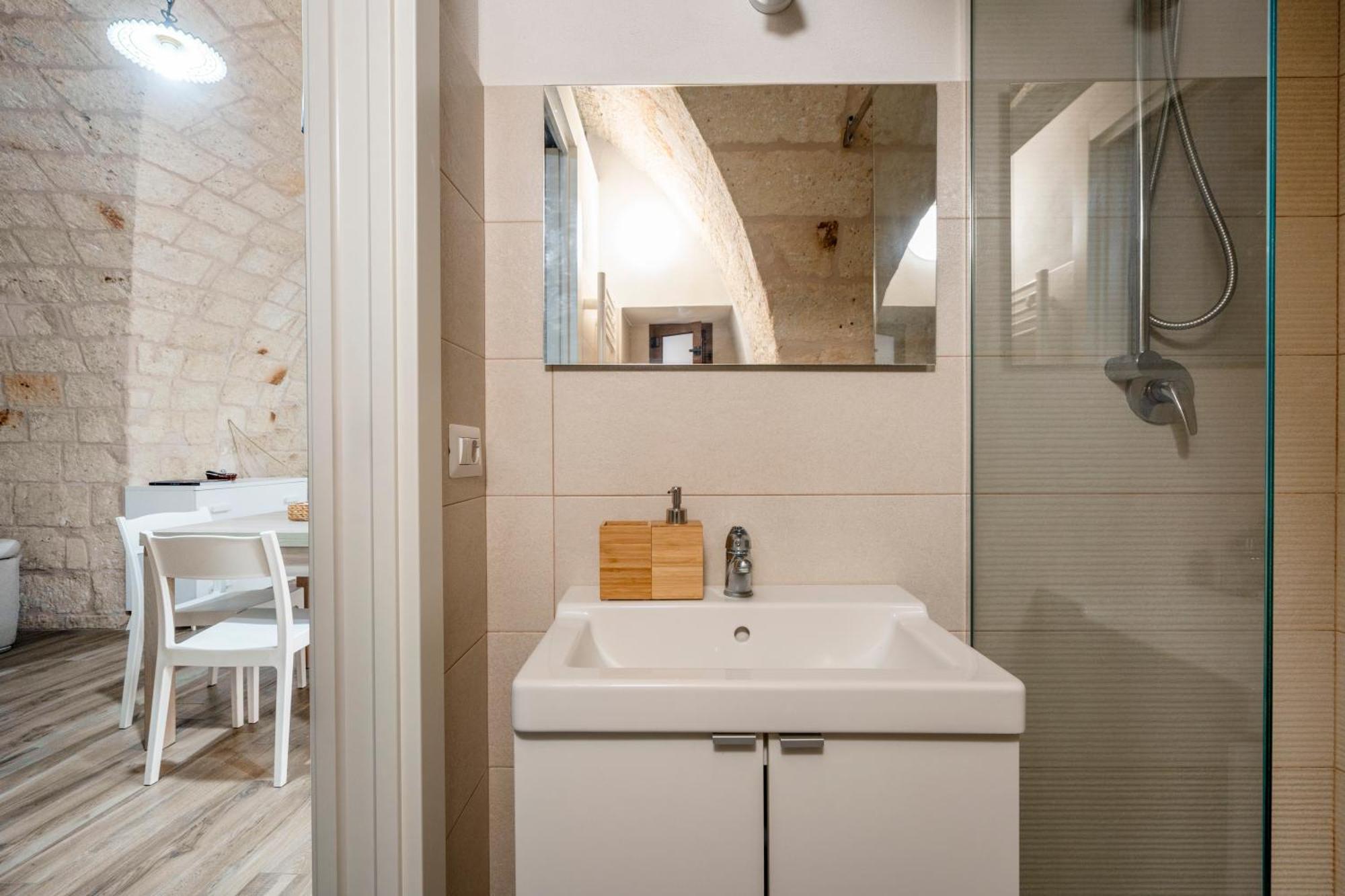 Casa Sardella, In Pieno Centro Storico A 300 Mt Dal Mare Apartamento Monopoli Exterior foto