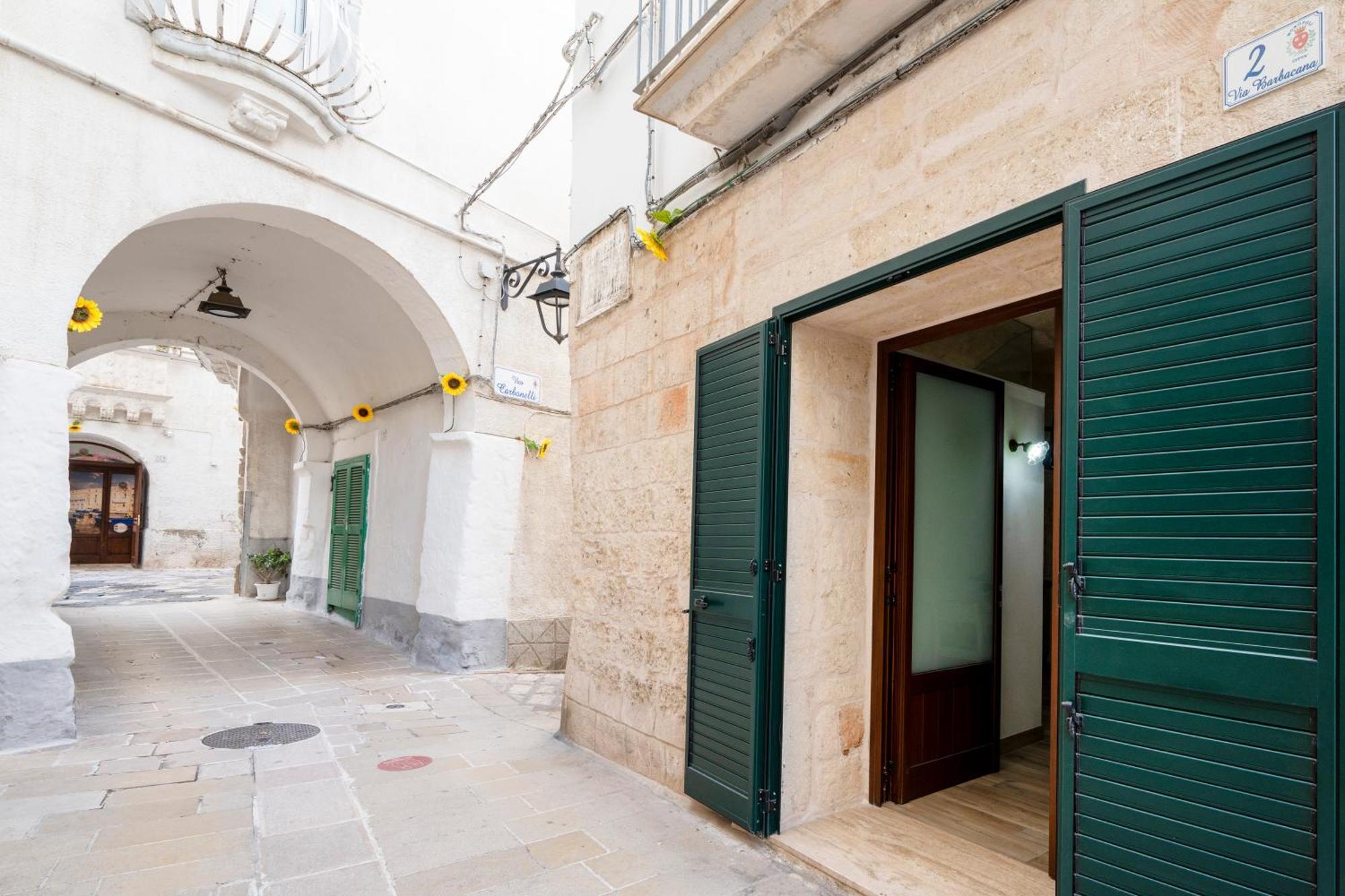 Casa Sardella, In Pieno Centro Storico A 300 Mt Dal Mare Apartamento Monopoli Exterior foto