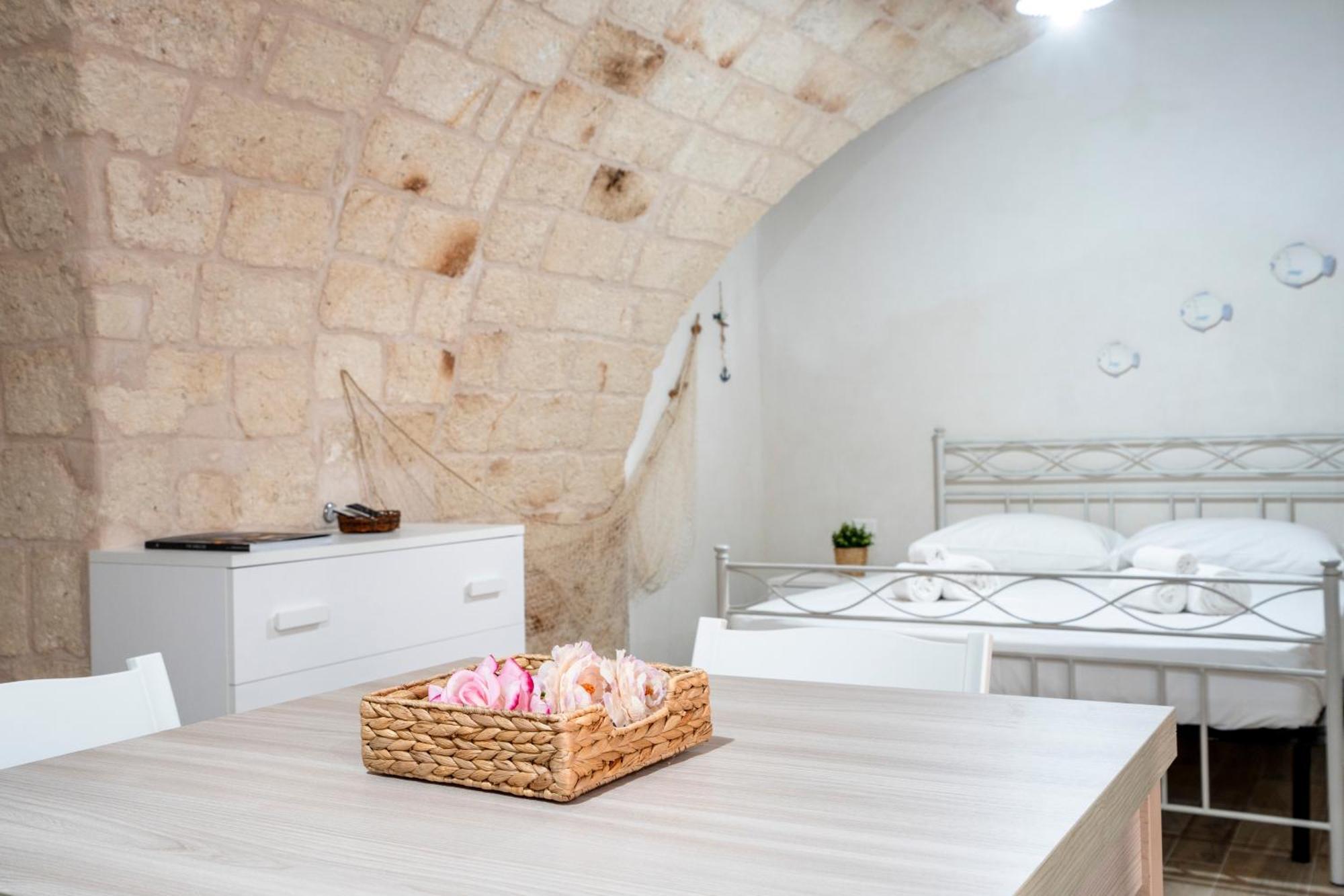 Casa Sardella, In Pieno Centro Storico A 300 Mt Dal Mare Apartamento Monopoli Exterior foto